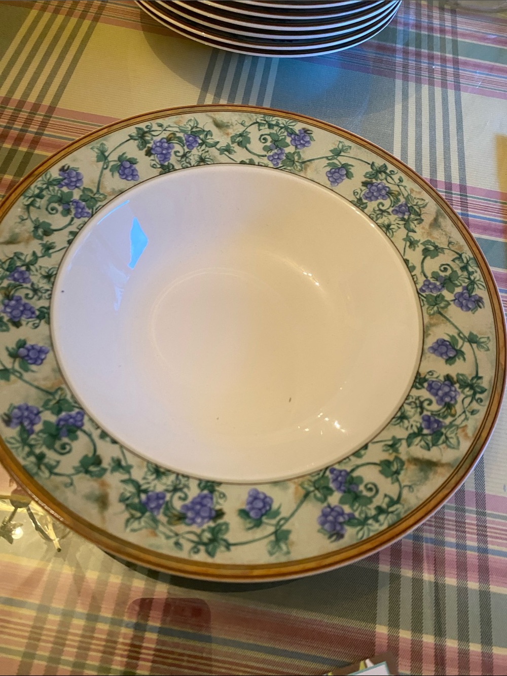 Discontinued CHRISTOPHER STUART Round vegetable bowl